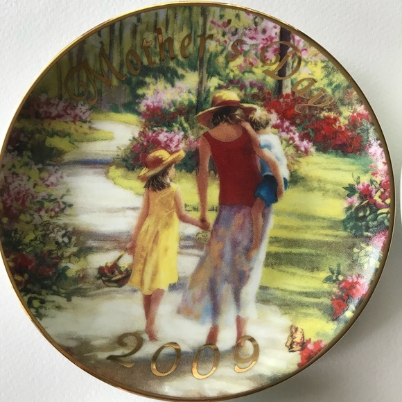 2/$15 Mini plates set 22k gold trimmed - Picture 8 of 11